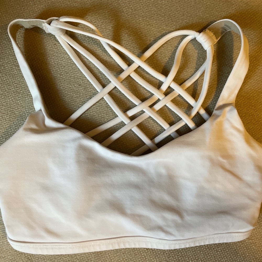 Lululemon free to be bra